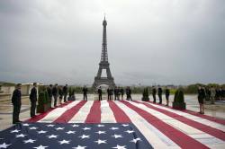 amusementforme:  This was Paris after 9/11. It’s our turn to stand by them.  