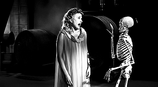 trashfirefallon:  evilsmurfnope:  dessinnoir: House on Haunted Hill dir. William