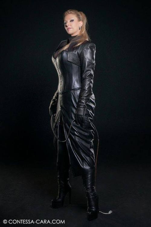 kountesskitty:  Domina Contessa Cara