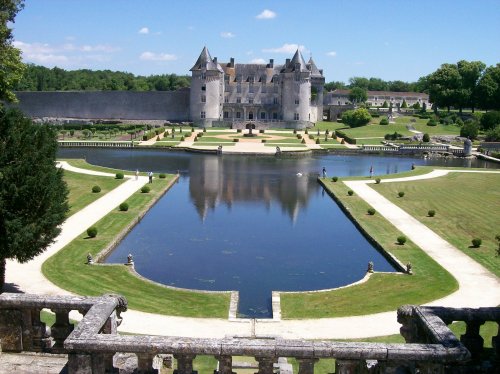 castlesandmedievals: Le Château de la Roche Courbon Château de la Roche Courbon is a lar