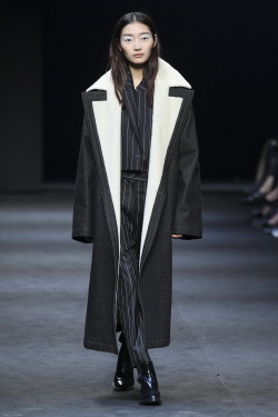 koreanmodel:  Hong Ji Soo - Jain Song Fall 2015 Seoul Fashion Week