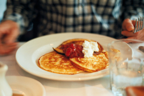 airudite:  ricotta pancakes | maialino by naftels on Flickr. 
