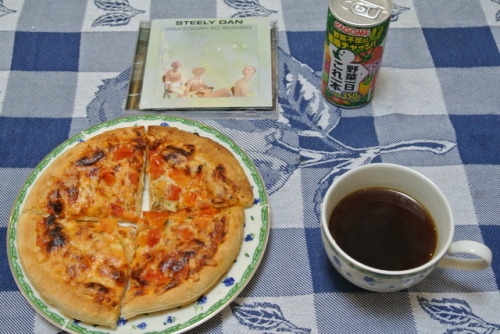 chuck-snowbug:  コーヒーのある食卓の風景・その９７ - Steely Dan特集1. Coffee with Blueberry, Setoka(Japanese Orange), M