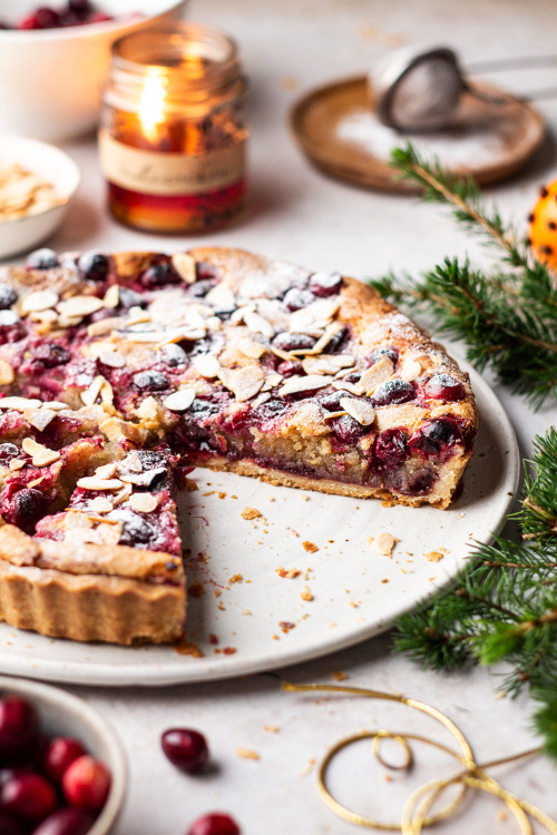 Cranberry vegan frangipane tartCranberry vegan frangipane tart is a Christmas inspired tart filled w