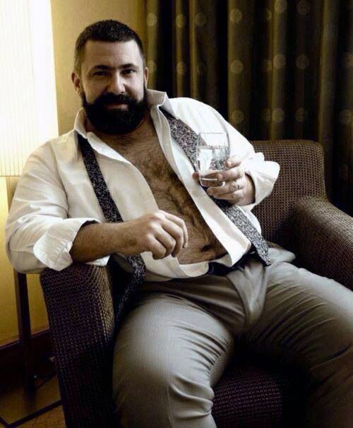 dadopenyourshirt:mmmFuck me, let me sit on that lap - x