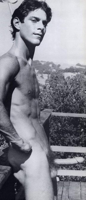 gaynudistcocks:  Be proud of your cock and show it in public: Exhibitionists have