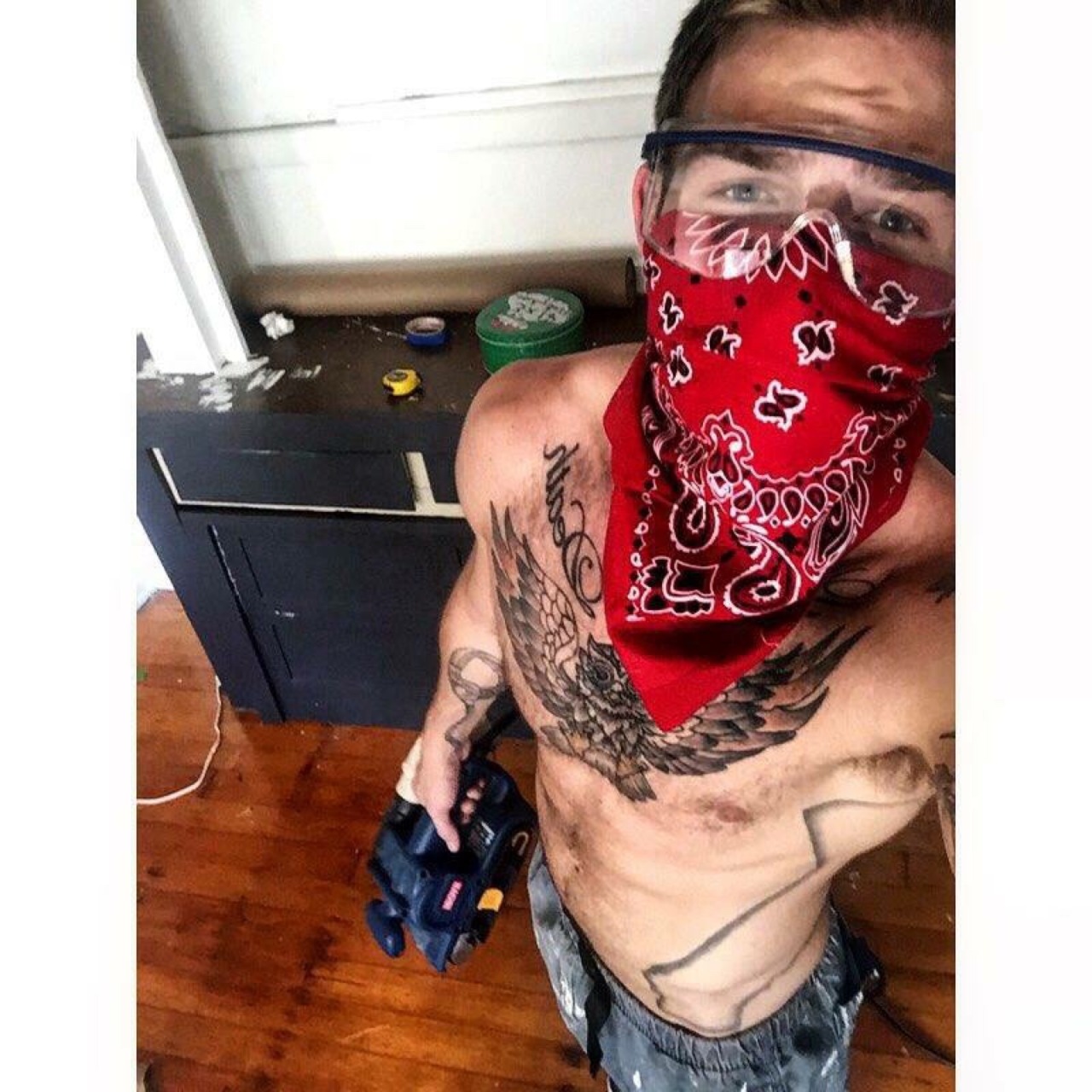 chiguybri:  Very sexy guy! 😍🔥💦💦💦