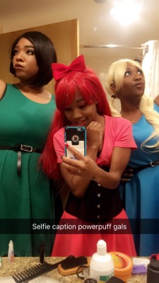 jaseminedenise:  jaseminedenise:  Get you a girl who can do both.  2,000 notes?!? You guys. :3 Thank you! @trusimplcity and @gabbie0113 really made our first group cosplay really awesome.  And just so you all know, we are the reboot you deserve. Thank