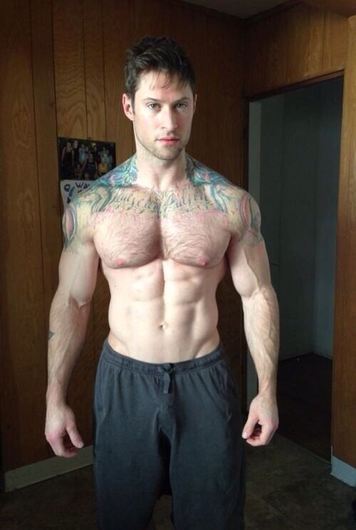 bonerriffic:  Tattoos & muscle 