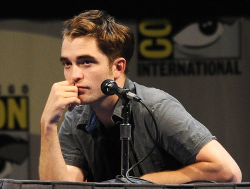 socalmom2four:  #365DoR ~ Day 200 ~ 7.19.13 ~ Favorite pic of Rob from Comic Con 2011…picked my top 10! Even with his Cosmopolis hair cut he still managed to look amazing…as always. <3 