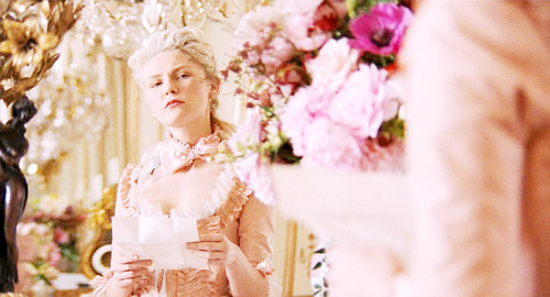 tooyoungtoreign:Dearest Antoinette, It is clear that the heart of your problems in your new home is 