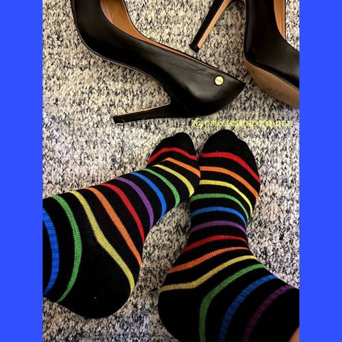 #Rainbow #socks for your #Tuesday… #feet #feetporn #feetpics #feetpicsforsale #feetfetishworl