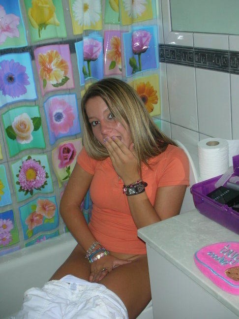 TOILET PEE