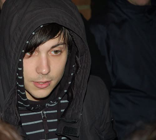 rainofredblood:  Frank Iero :) (Not my photos)