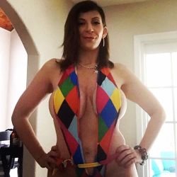 sarajayxxx:  Wore the #gift from one of my #JayBirds for my #NaughtyAmerica shoot yesterday….. It really makes me feel #bossy 