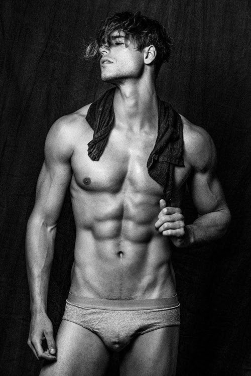 sexpals:  Giovanni Bonamy 