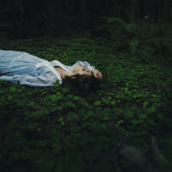 magic-spelldust:Lay Me Down (by Delicate Little Things Photography)