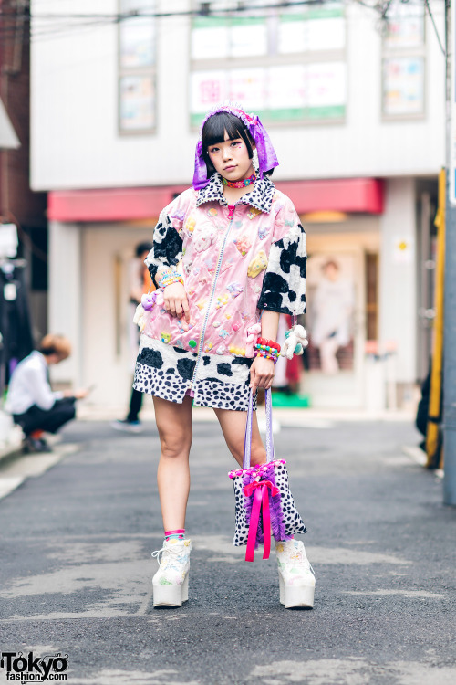 tokyo-fashion:Japanese designer Natti wearing a kawaii street style in Harajuku with a handmade dalm