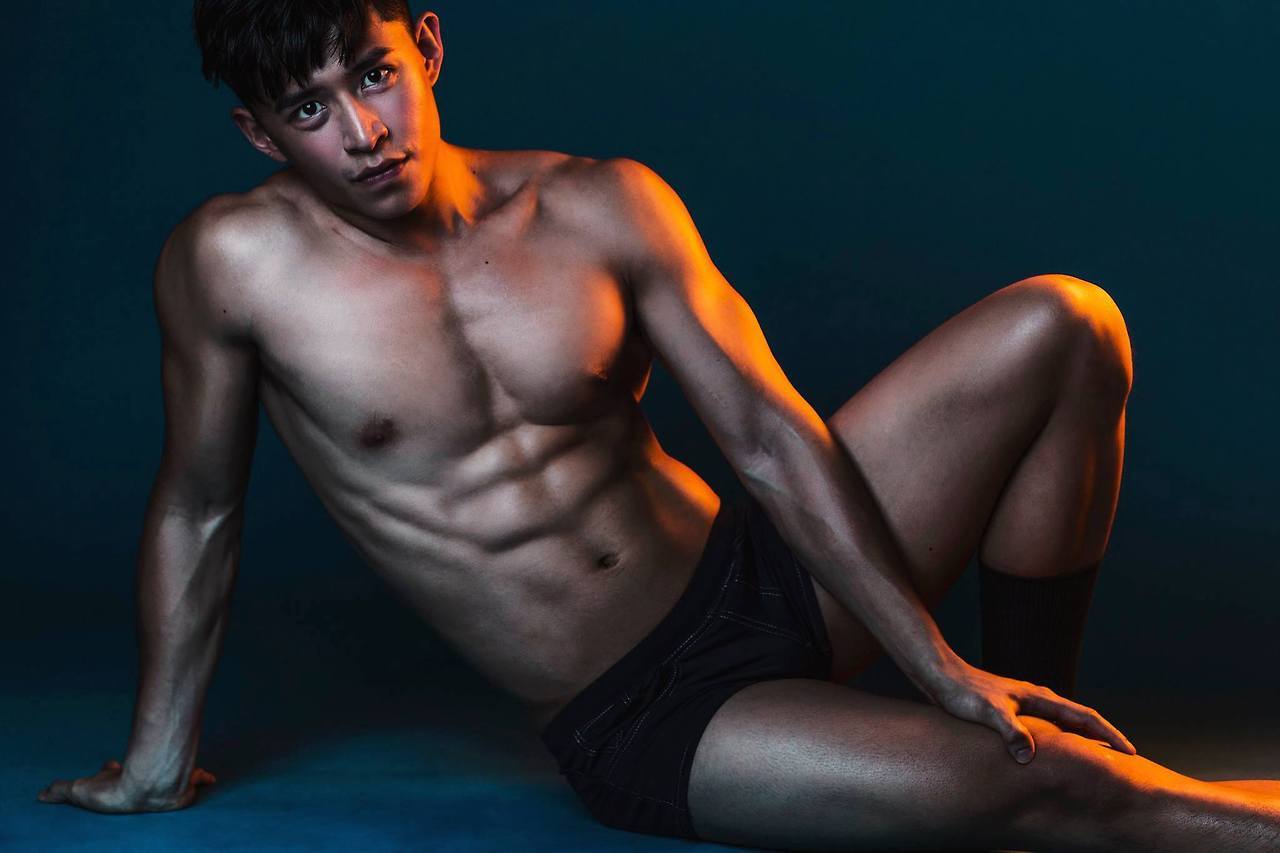 artoffreddieniem-blog:  『台北男星 · 男模· 胡偉（Wilson）挺同性婚姻