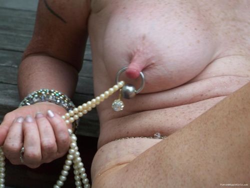 piercednipplegirls:  http://piercednipplegirls.com/ 