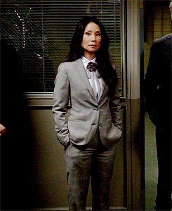 kateordie:  buckythirteen: This is gay and so am i Forget my birthday and run off