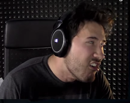 kyril-rcoon:  By far my favorite moment of any FNAF4 stuff ever.