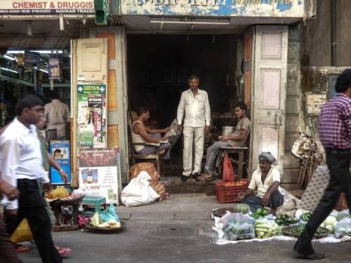 Salí a tomar fotos (y video) de todo lo que veo. Esta vez voy con calma.#Mumbai #India #People #Stre