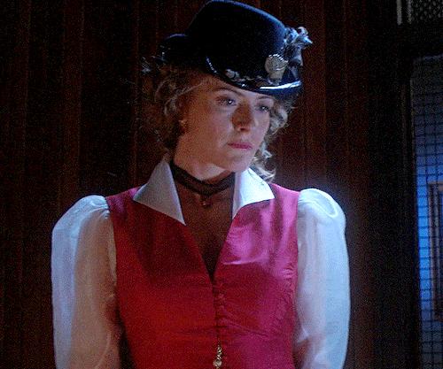 acecroft:HELENE JOY as Dr. Julia Ogden in Murdoch Mysteries, Season 2