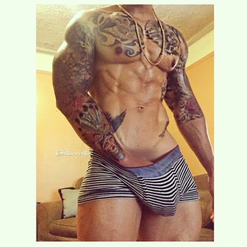 adirtylilsecretsstuff:  borrelljr1:  I love how perfect his body looks. His dick must look amazing 😍💘👅💦  It does 😌