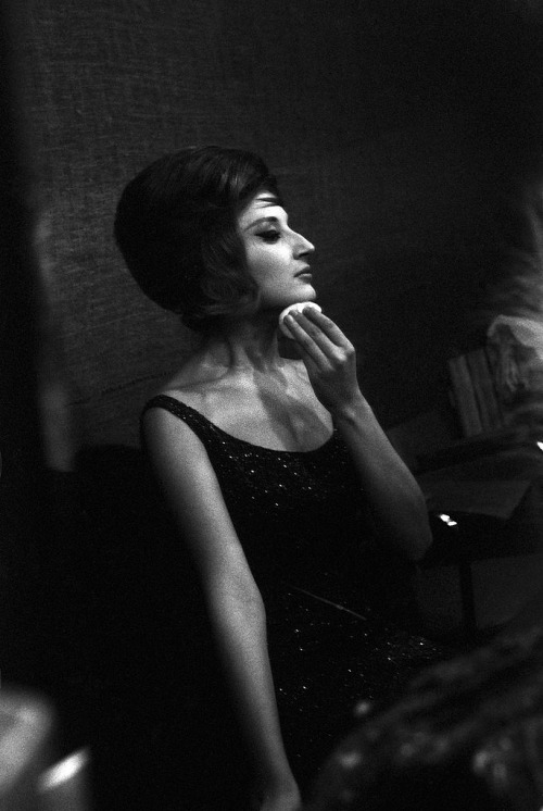 Mina Mazzini getting ready in the dressing room before the dress rehearsal of the TV broadcast Canzo