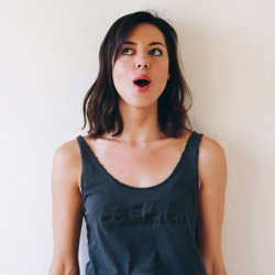 pussy-flavored-ramen:  Aubrey plaza gives