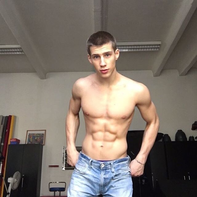 thebeautyofmalebodies:augusta alexander