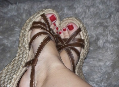 kellzbellz81:Mother duties resume……… so shoes back on. My school pick up wedges.