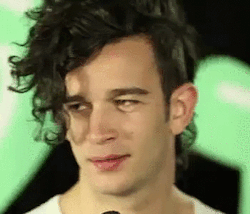 theee1975:  tughmblr:  The 1975 on The Riff  hair though 