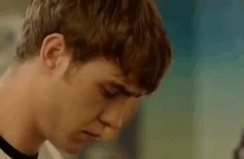 Archie (Dan Cohen) comes out - Archie sale del armario My Mad Fat Diary (2x04)