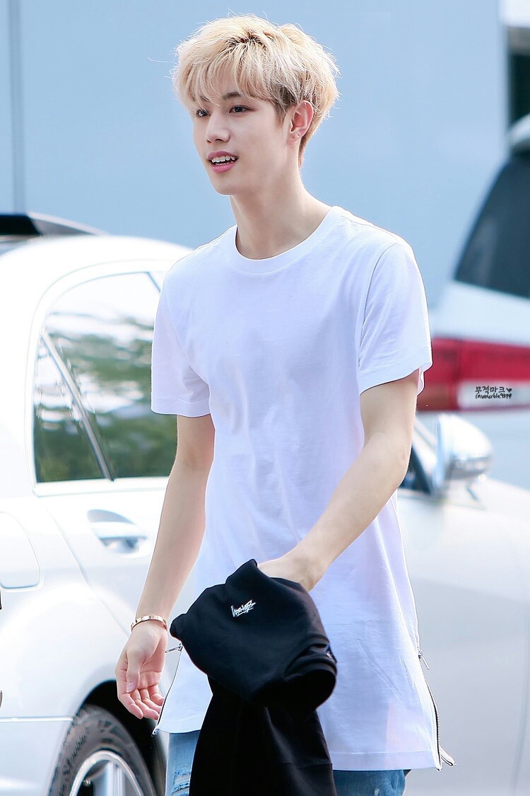 His hands... are really nice.