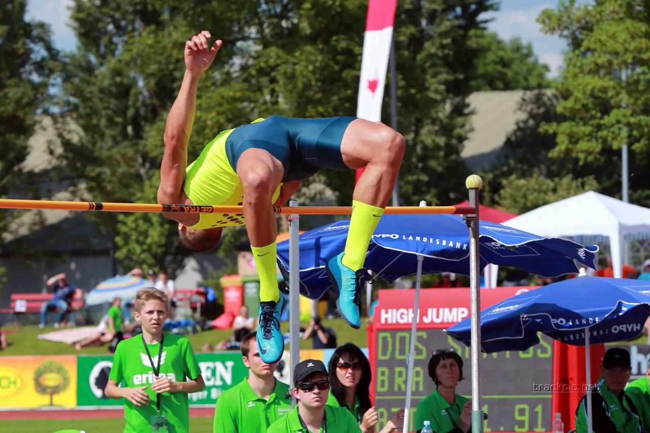 Recent shots of USA track and field stud Trey Hardee&hellip;looks as good as