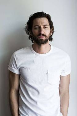 dailymichielhuisman:  Michiel Huisman for Man of the World   Daario 💕