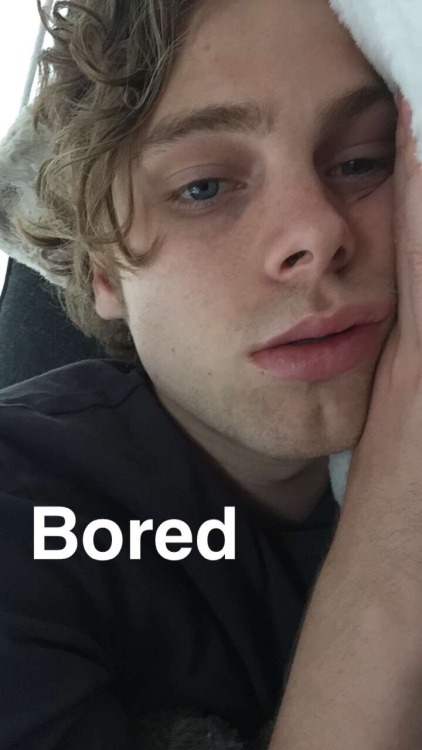 hotdamn5sos: Luke on his Snapchat (lukehemmings) - January 15, 2016