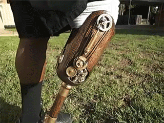 steampunksteampunk:  Steampunk prosthesis with gears activated by movement.By Christopher Snell via sizvideos