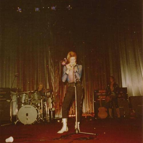 Bowie at The Empire Theatre on 19th May 1973.