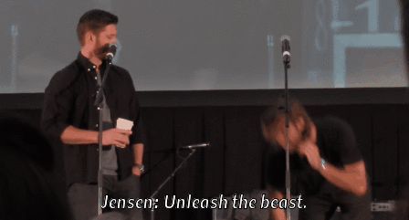 j2madhatters: nothingidputbeforeyou:I AM IN NO WAY DISTRACTED BY THE SWEAT GLISTENING ON JARED’S NEC