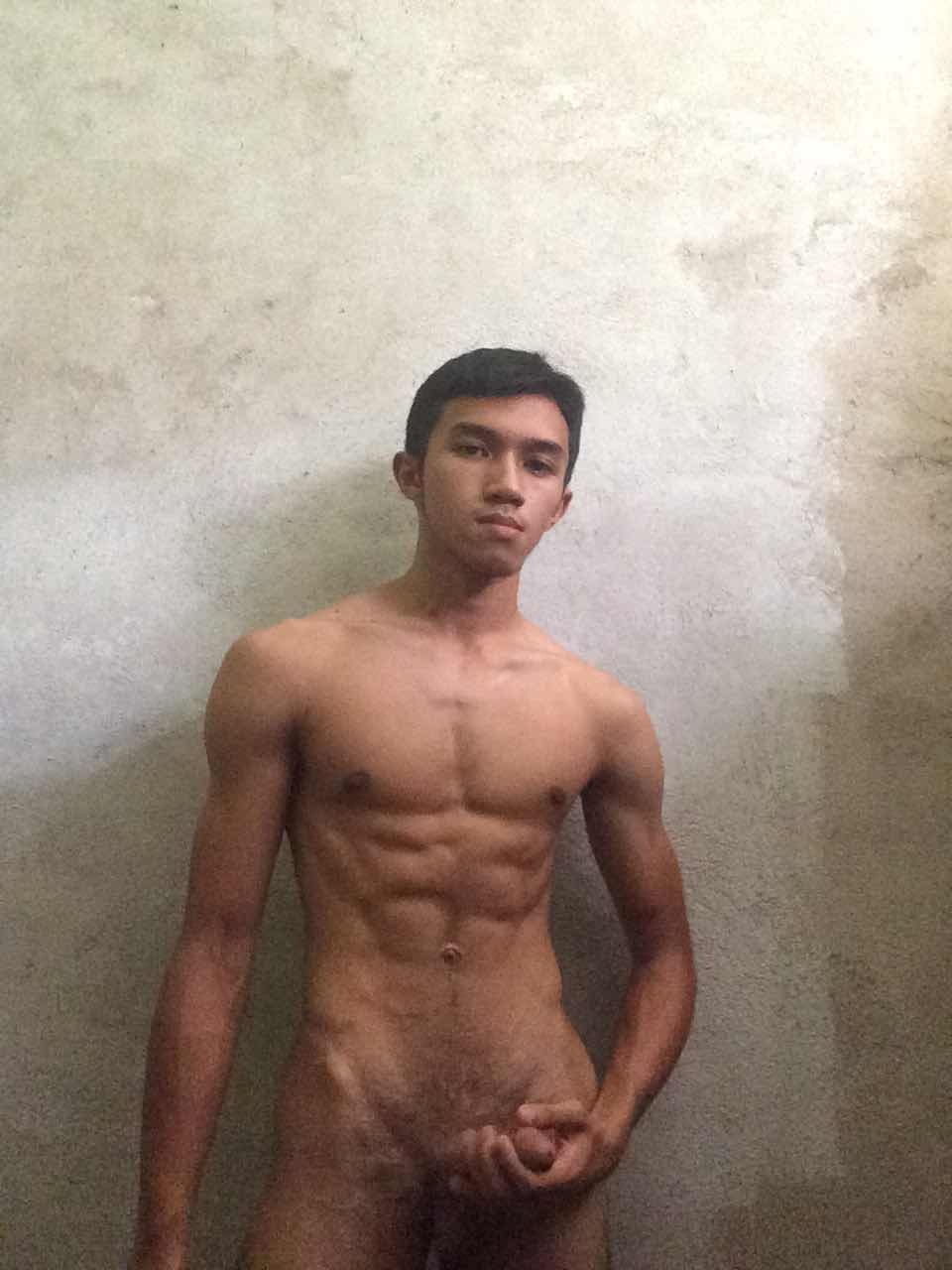 hakimkecil5:  Part 2. Nak tengok mamat hensem ni melancap sampai pancut? - Reblog