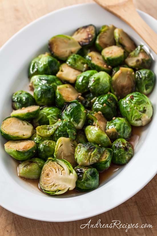 donutyogi:  foodpicturesblog:   Thai Stir-Fried Brussels Sprouts    Brussels sprouts