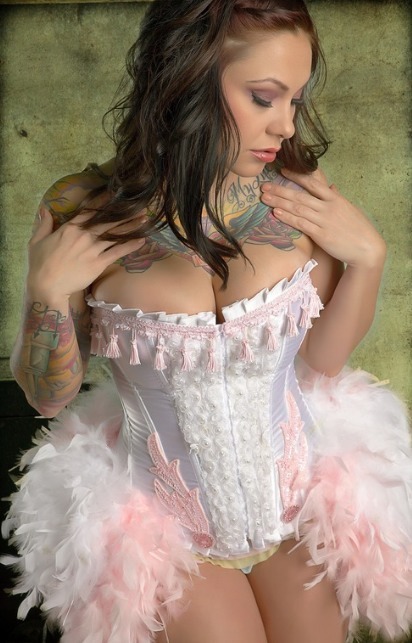 tattooedladiesmetal:  Shannon Mcclead
