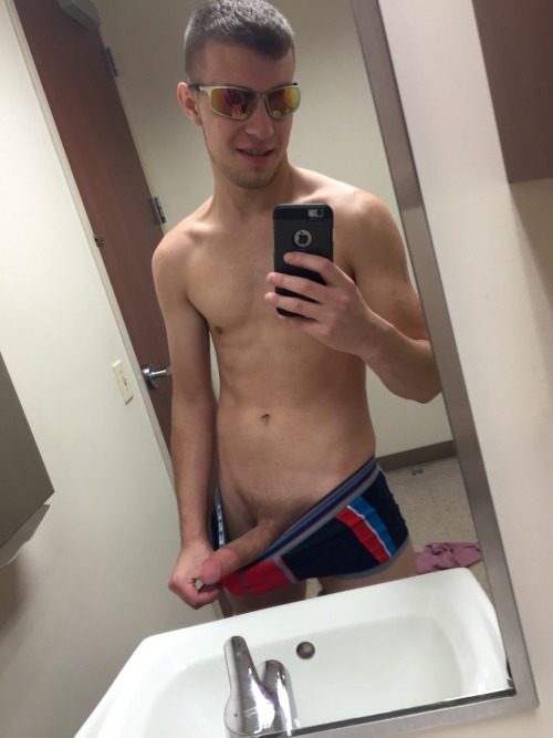 ...AND YET ANOTHER UNNECESSARY GAY NUDITY BLOG
