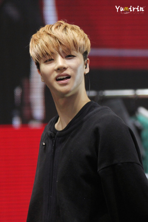 ikon-global:151205 Jinhwan @ Shanghai Fanmeet© YUMIRIN | DO NOT edit.