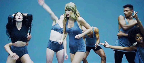 rosietwiggs:bext-k:The game has begun. Want to see me do the TSwift dance from the Shake It Off vide