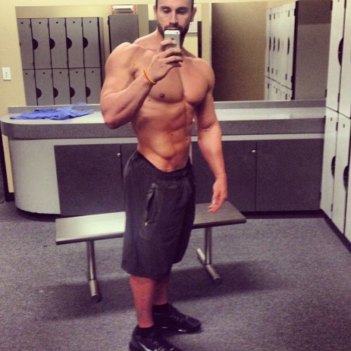 jboys20:  💕JEZEBEL’S HUNK OF THE DAY💕  Bradley Martyn   Where are his nudes? One of my followers has to have them 😉  Follow Me:JBOYS 2.0 💕