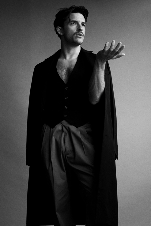 devpatelism:JONATHAN BAILEYby Jason Hetherington — L'Officiel USAL’OFFICIEL HOMMES ITALIA: Jonatha